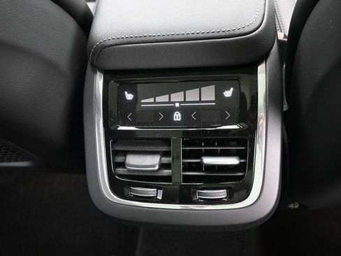 Used 2025 Volvo XC60 B5 Ultra w/ Protection Package Premier AWD/4WD image 36