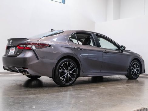 Used 2024 Toyota Camry SE w/ Convenience Package FWD image 9