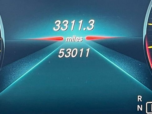 Used 2022 Mercedes-Benz GLC 300 4MATIC image 17