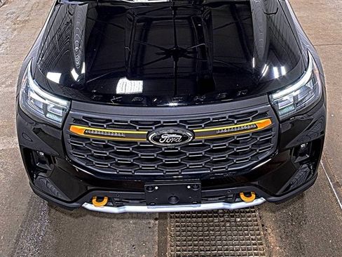 Used 2026 Ford Explorer Tremor w/ Tremor Convenience Package AWD/4WD image 4