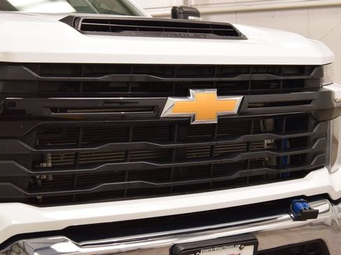 Used 2024 Chevrolet Silverado 3500 W/T w/ WT Convenience Package AWD/4WD image 5