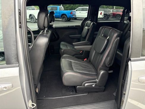 Used 2019 Dodge Grand Caravan GT FWD image 14