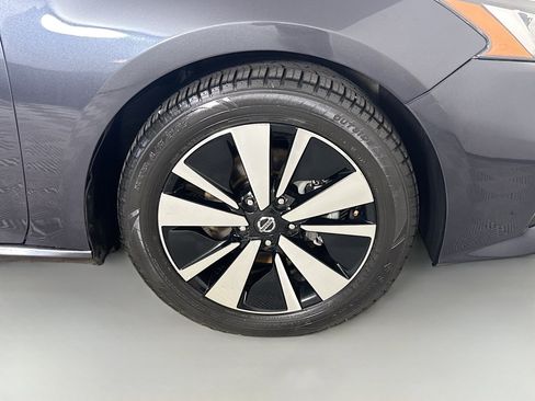 Used 2020 Nissan Altima 2.5 SV FWD image 32