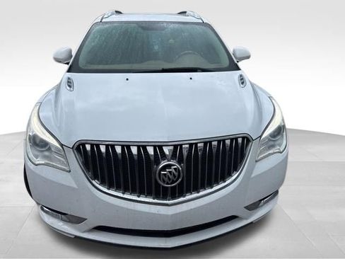 Used 2017 Buick Enclave Leather FWD image 3