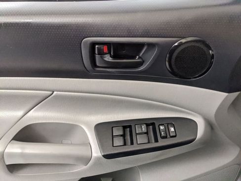 Used 2014 Toyota Tacoma PreRunner image 15