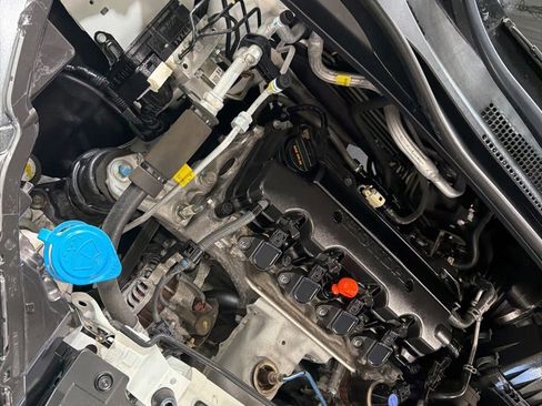 Used 2019 Honda HR-V Touring image 13