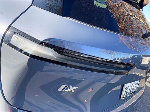 Used 2023 BMW iX xDrive50 w/ Premium Package image 30