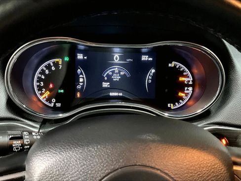 Used 2020 Jeep Grand Cherokee Altitude image 18