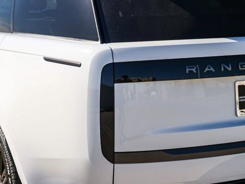 New 2025 Land Rover Range Rover SE image 7
