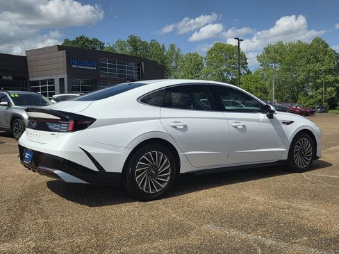 Used 2025 Hyundai Sonata SEL FWD image 4