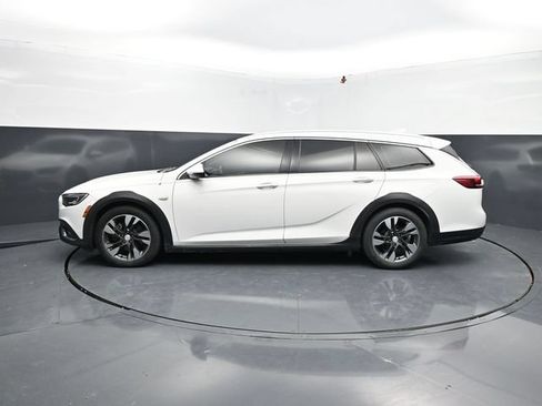Used 2018 Buick Regal Essence w/ Driver Confidence Package #1 AWD/4WD image 5