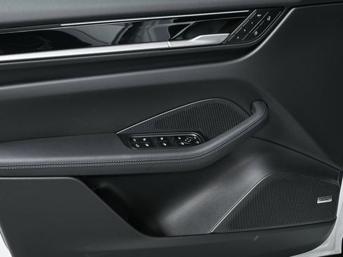 New 2025 Porsche Macan 4S Electric image 6