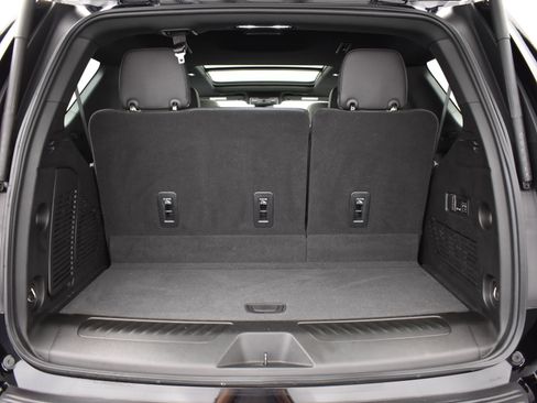 Used 2023 GMC Yukon SLT image 6