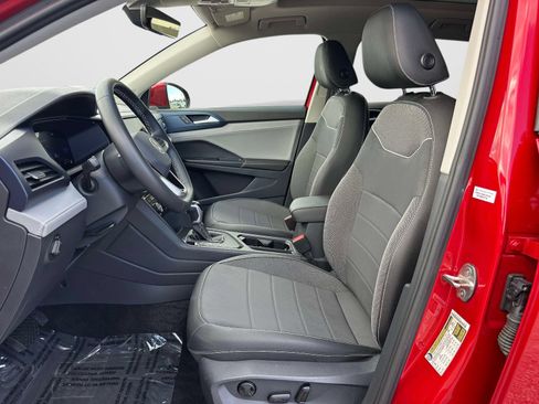 Certified 2024 Volkswagen Taos SE FWD image 15