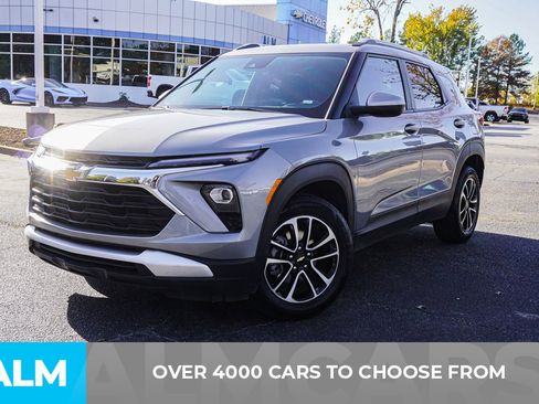 Used 2025 Chevrolet TrailBlazer LT image 3