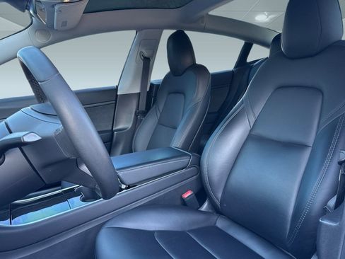 Used 2020 Tesla Model 3 Standard Range image 19