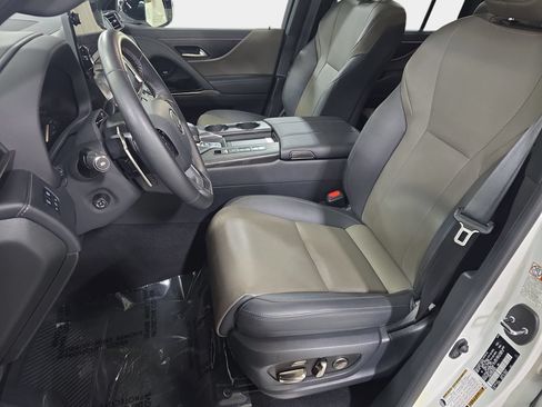 Used 2025 Lexus LX 700h Overtrail w/ Accessory Package (Z1) AWD/4WD image 15