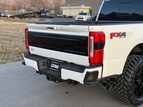 Used 2024 Ford F350 Platinum image 9