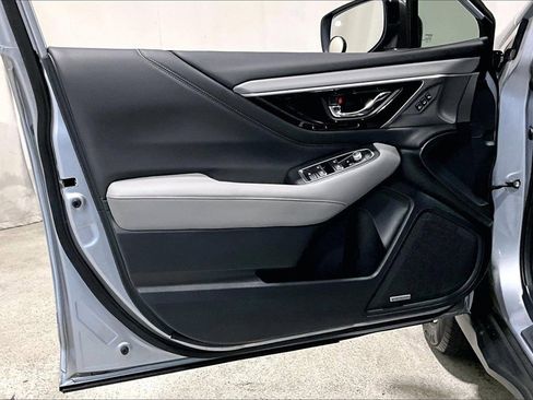 Used 2022 Subaru Outback Limited image 25