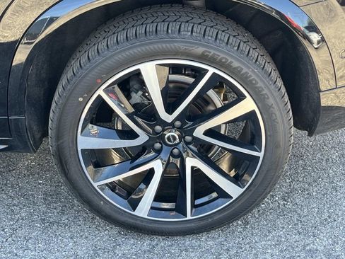 Used 2024 Volvo XC90 B6 Plus w/ Protection Package Premier image 11