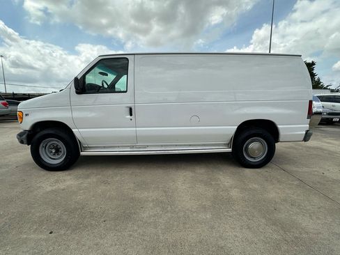 Used 2000 Ford E-350 and Econoline 350 Super Duty RWD image 3