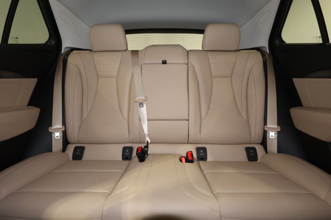 Certified 2026 Buick Envision Preferred AWD/4WD image 30