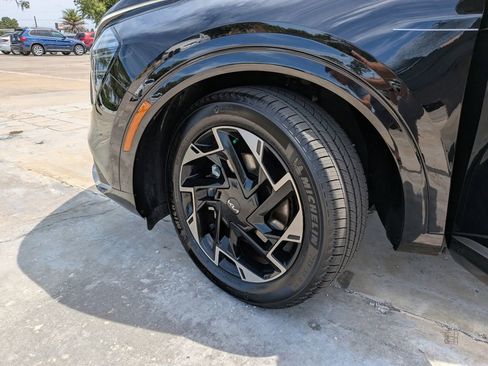 Certified 2025 Kia Sportage SX image 37