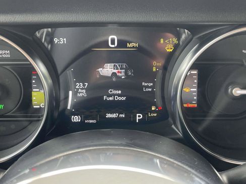 Used 2022 Jeep Wrangler Unlimited Sahara w/ Cold Weather Group image 14