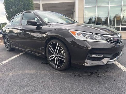 Used 2016 Honda Accord Sport image 4