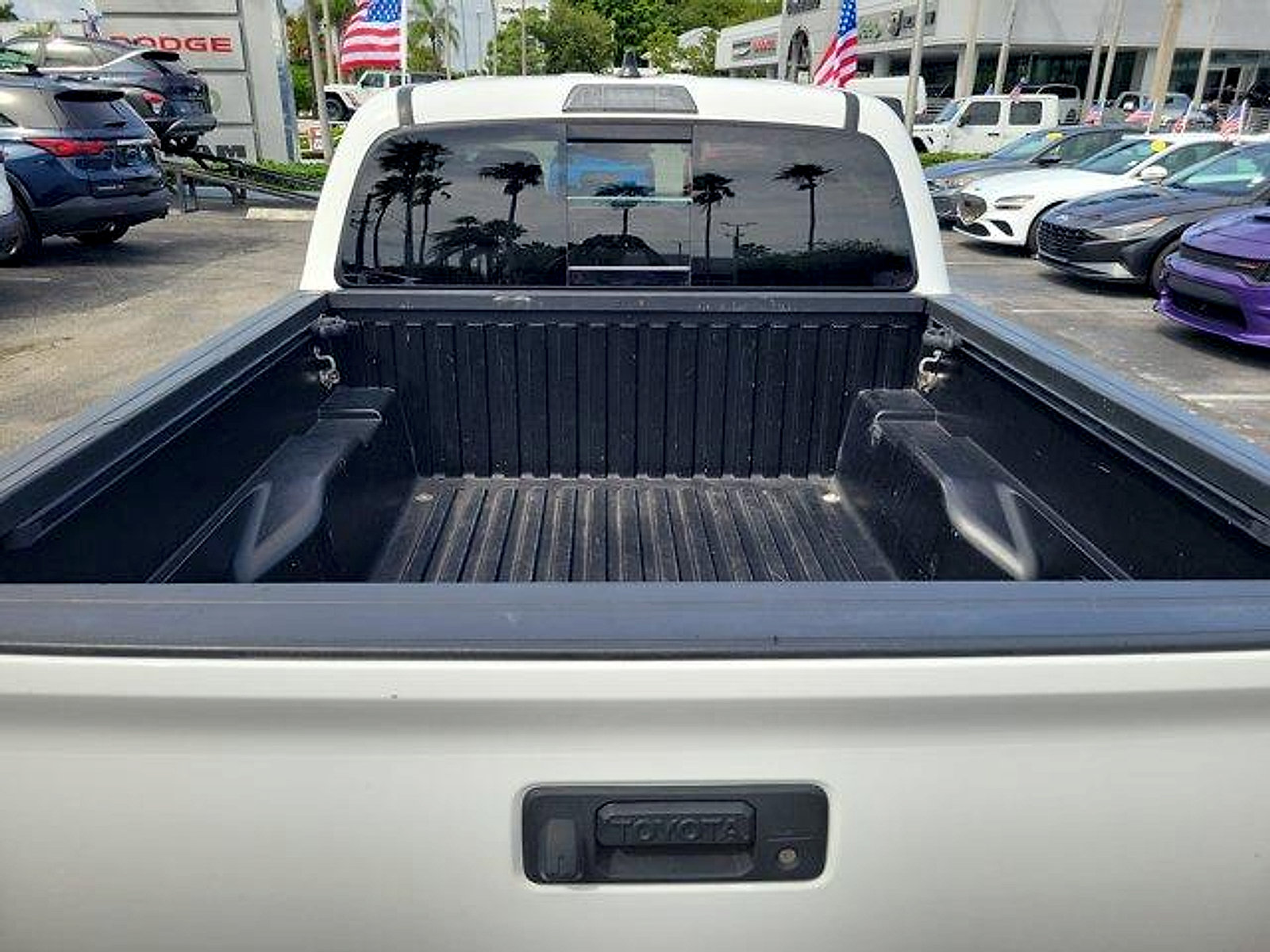 Used 2023 Toyota Tacoma SR5 RWD image 9