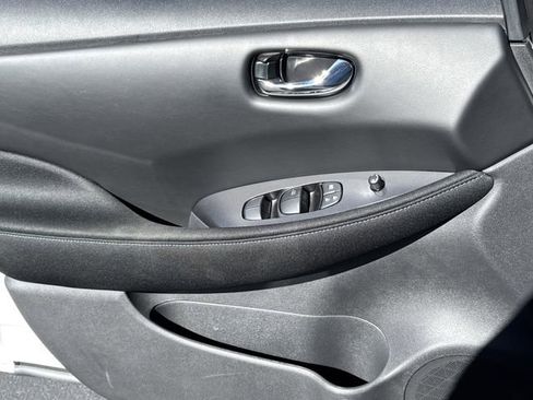 Certified 2024 Nissan Leaf S image 7