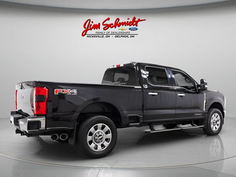 Used 2023 Ford F250 Lariat w/ Lariat Ultimate Package AWD/4WD image 6