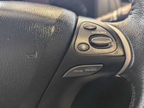 Used 2017 Nissan Pathfinder Platinum w/ Cargo Package image 33