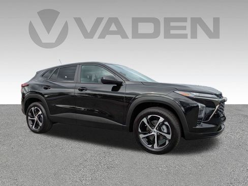 New 2026 Chevrolet Trax RS w/ Driver Confidence Package FWD image 3