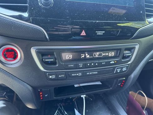 Used 2025 Honda Passport TrailSport image 12