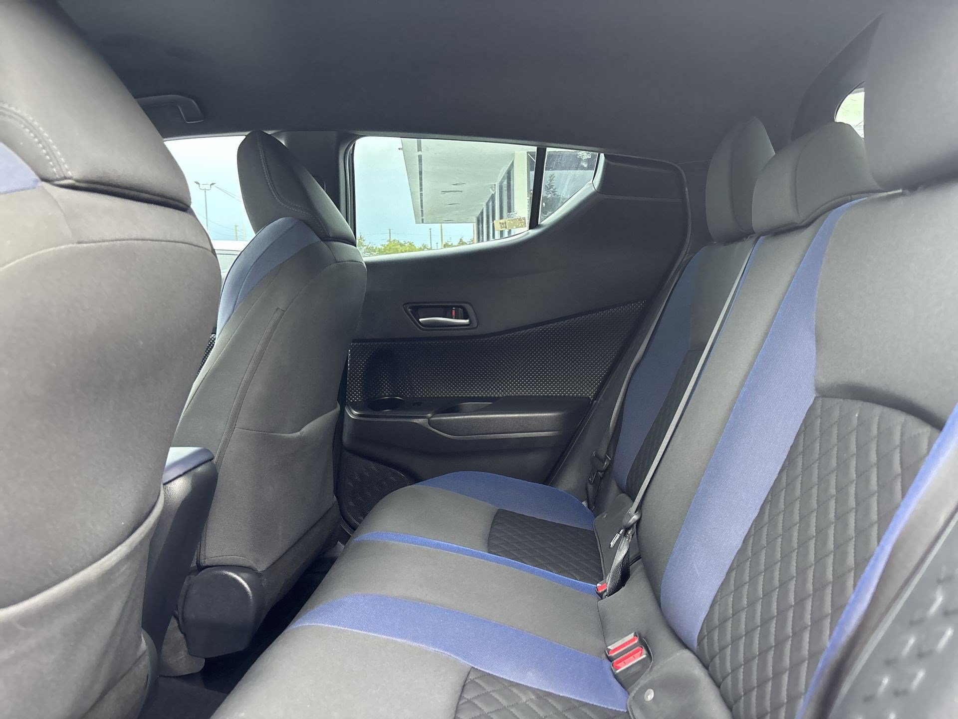 Used 2021 Toyota C-HR XLE FWD image 22