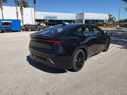 Used 2025 Toyota Prius XLE image 5