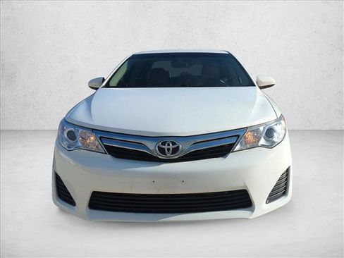Used 2012 Toyota Camry LE FWD image 2