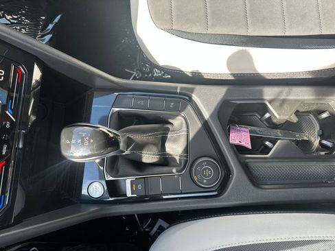 New 2026 Volkswagen Taos SE AWD/4WD image 17