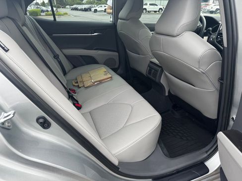 Used 2024 Toyota Camry XLE FWD image 14