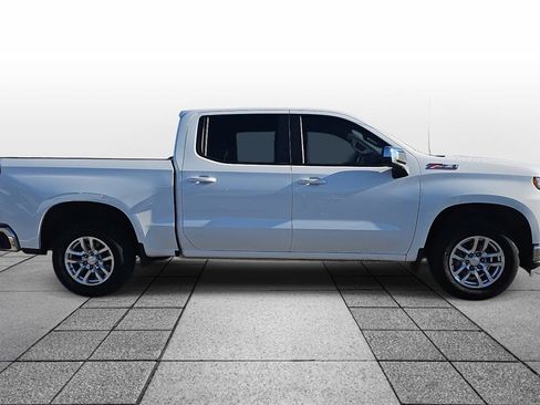 Used 2021 Chevrolet Silverado 1500 LT w/ Z71 Off-Road Package image 4