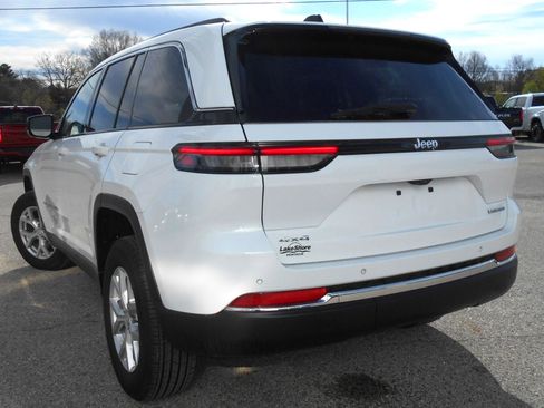 Certified 2023 Jeep Grand Cherokee Limited AWD/4WD image 3