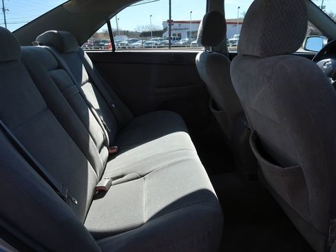 Used 2004 Toyota Camry LE image 8