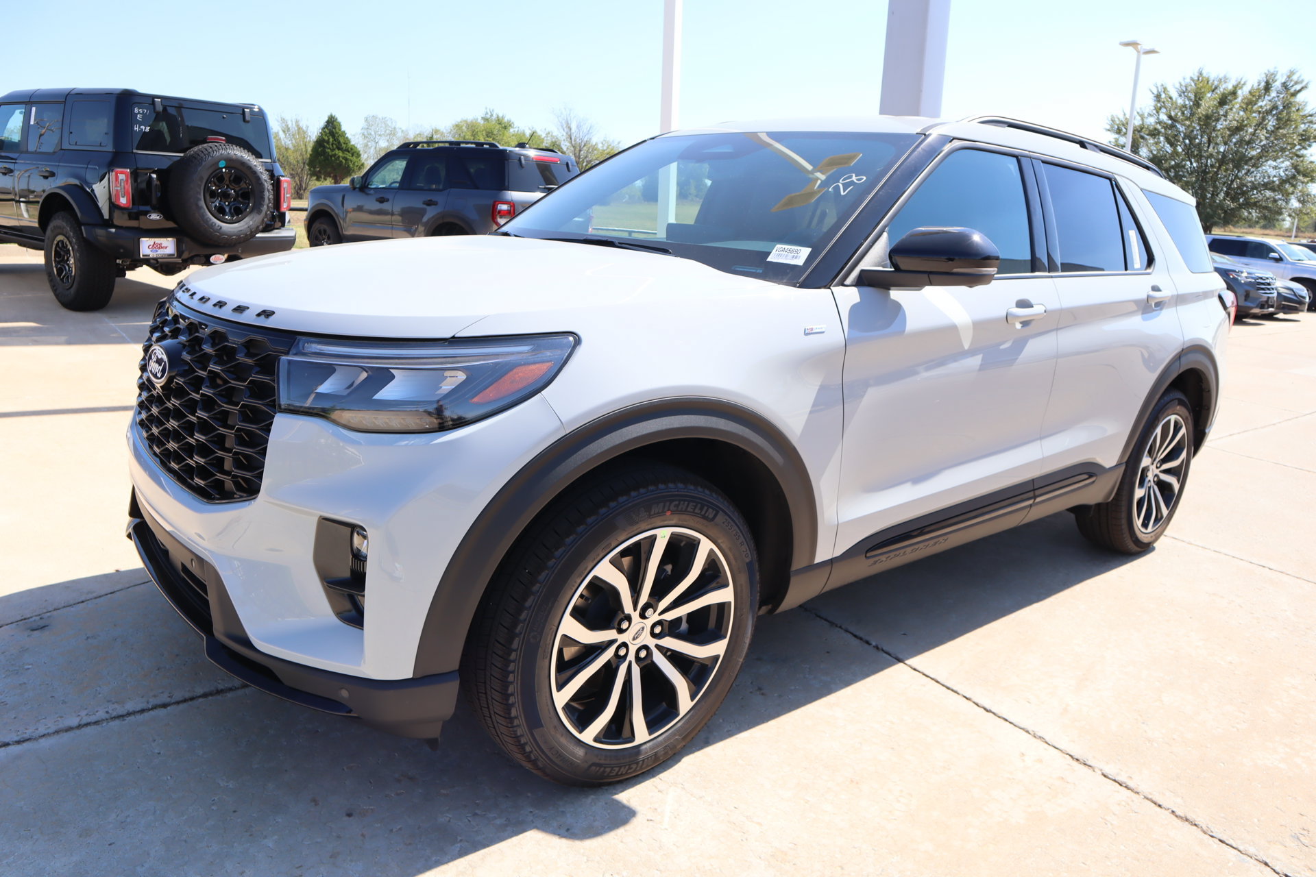 New 2027 Ford Explorer ST-Line w/ Premium Package AWD/4WD image 12