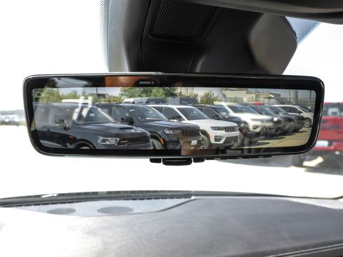 New 2025 Jeep Grand Cherokee Limited w/ Luxury Tech Group II image 25