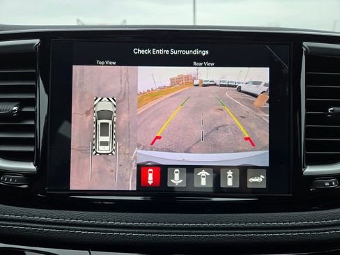 New 2026 Chrysler Pacifica Select AWD/4WD image 21