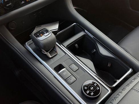 New 2026 Nissan Pathfinder SL image 31