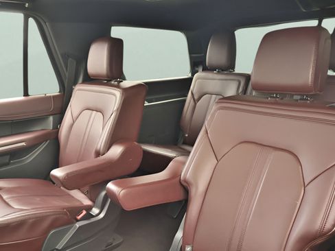 Used 2024 Ford Expedition Limited AWD/4WD image 15