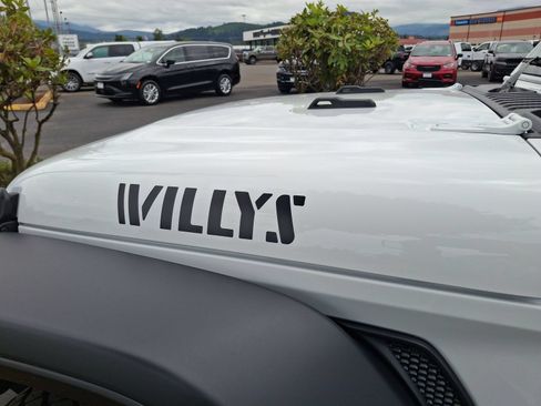 Used 2025 Jeep Wrangler Unlimited Sport AWD/4WD image 26