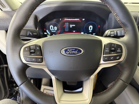 New 2026 Ford Explorer Active w/ Active Comfort Package RWD image 28